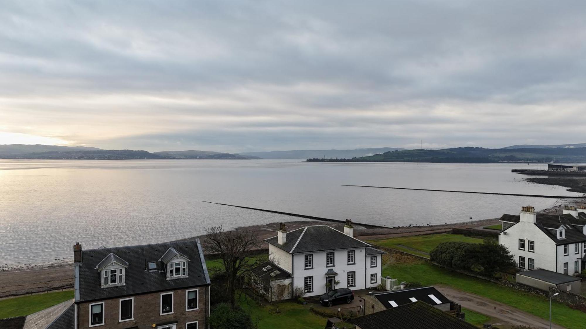 175 On Clyde - Spacious & Cosy Cedar Wood Bungalow Helensburgh Exterior foto